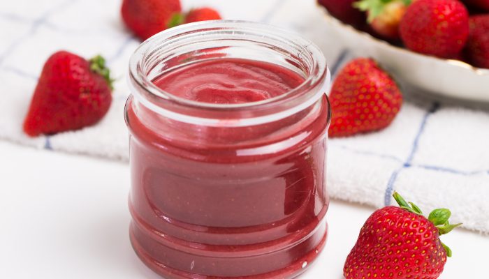 Strawberry flavored “Keter” filling for baking with no added sugar